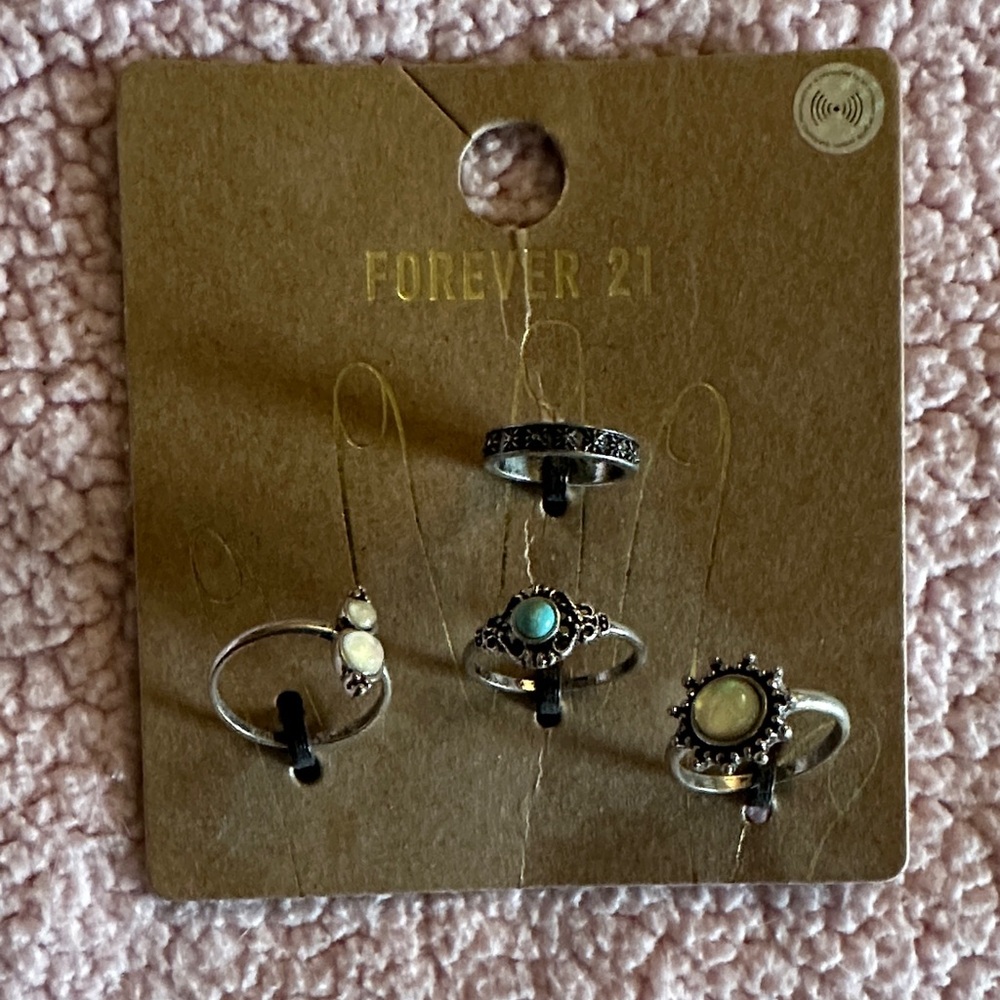 Forever 21 Silver and White Ring Set